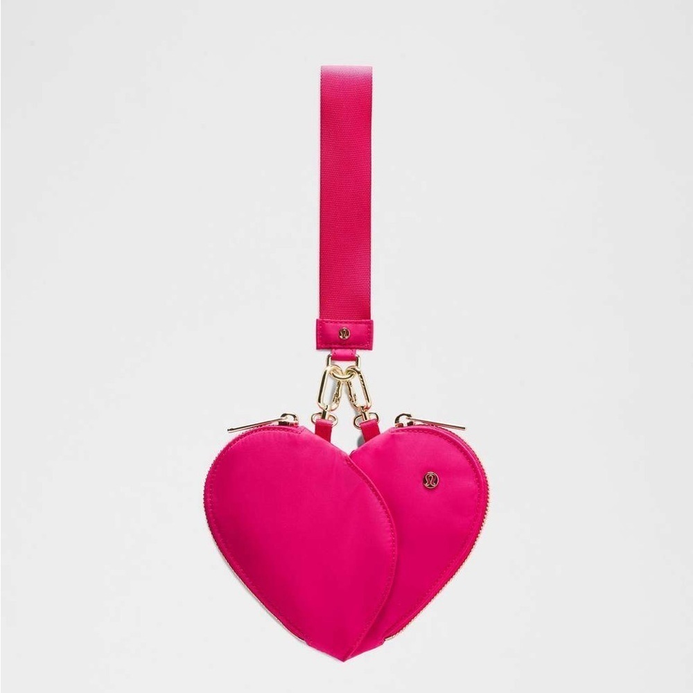 Dual Pouch Wristlet Heart - Passionate Gold